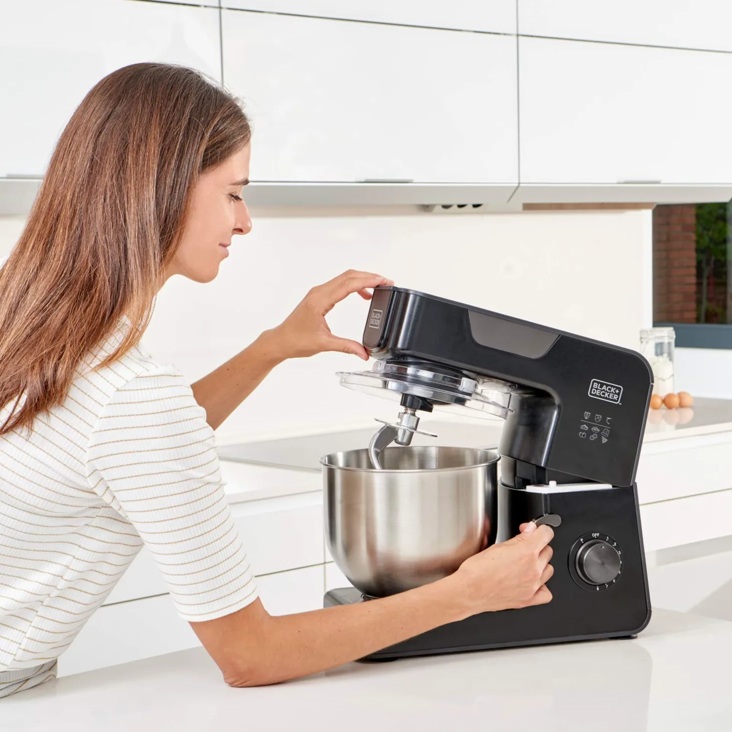 BLACK+DECKER BXKM1000E - Robot Patissier multifonction 1000W, 8 vitesses réglables + Turbo, bol de 5,2L, couvercle anti-éclaboussures, crochet batteur, crochet pétrisseur et crochet mélangeur